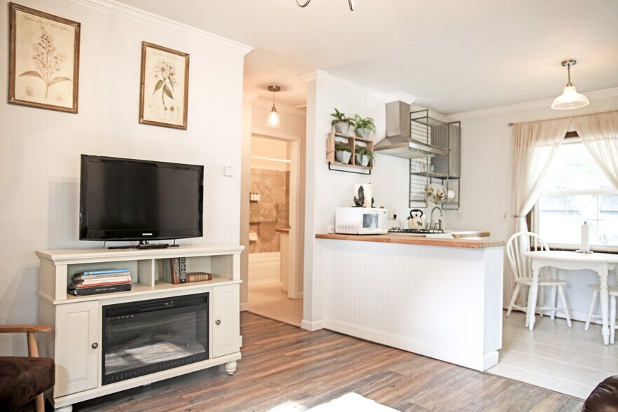 More Photos Of 816 W Main St, Grass Valley Hotel For Sale