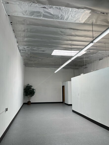 More Photos Of 20947 Currier Rd, Walnut Warehouse For Lease