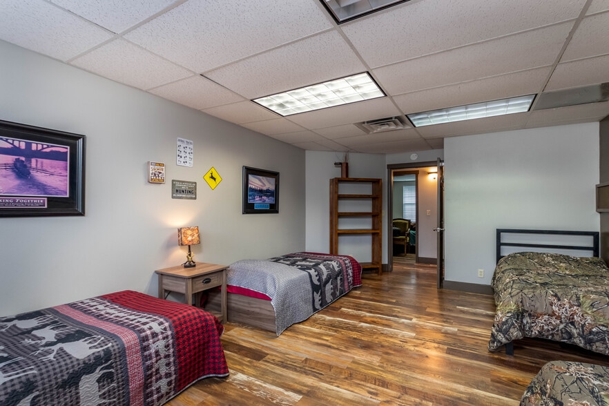 More Photos Of 609 S Middlefork Rd, Garden Valley Office For Sale