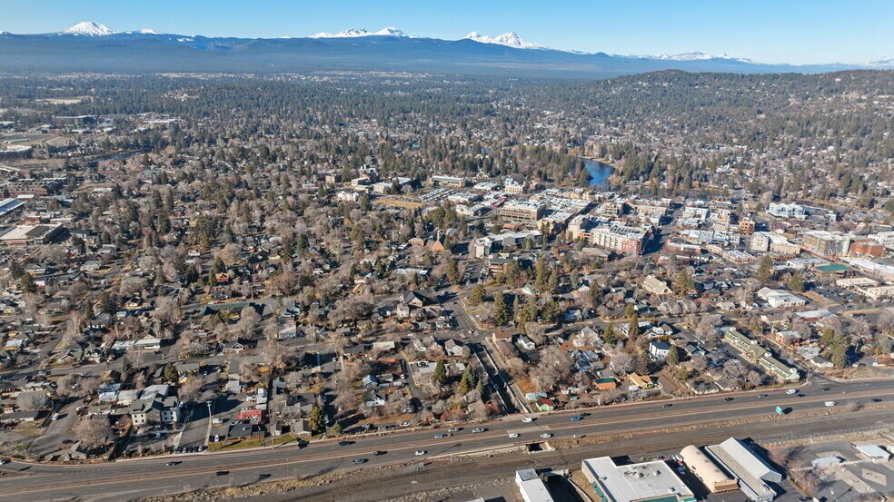 More Photos Of 15 NW Franklin Ave, Bend Office For Sale