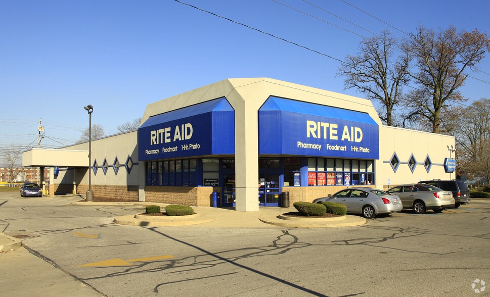 Primary Photo Of 2853 Grove Ave, Lorain Drugstore For Sale