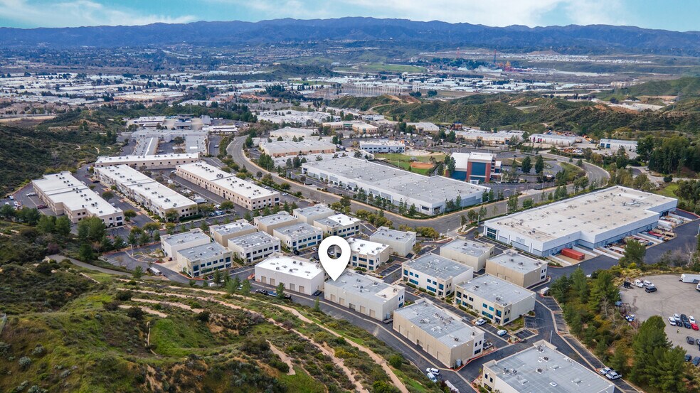 More Photos Of 28522-28528 Constellation Rd, Valencia Warehouse For Lease
