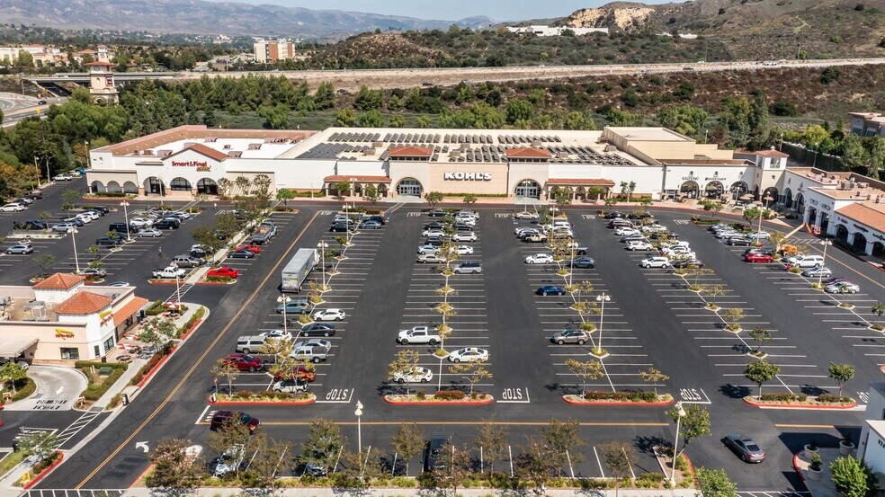 More Photos Of 800-888 New Los Angeles Ave, Moorpark Department Store For Sale
