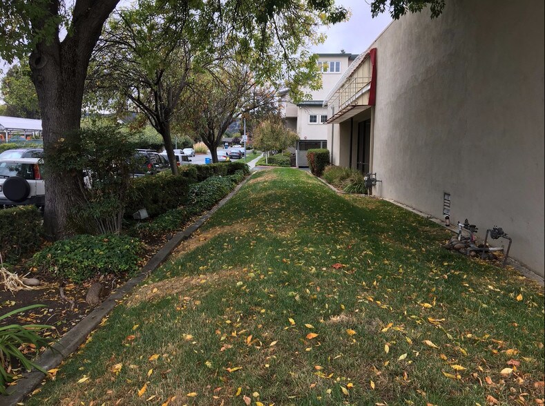 More Photos Of 1375 S De Anza Blvd, Cupertino Restaurant For Sale