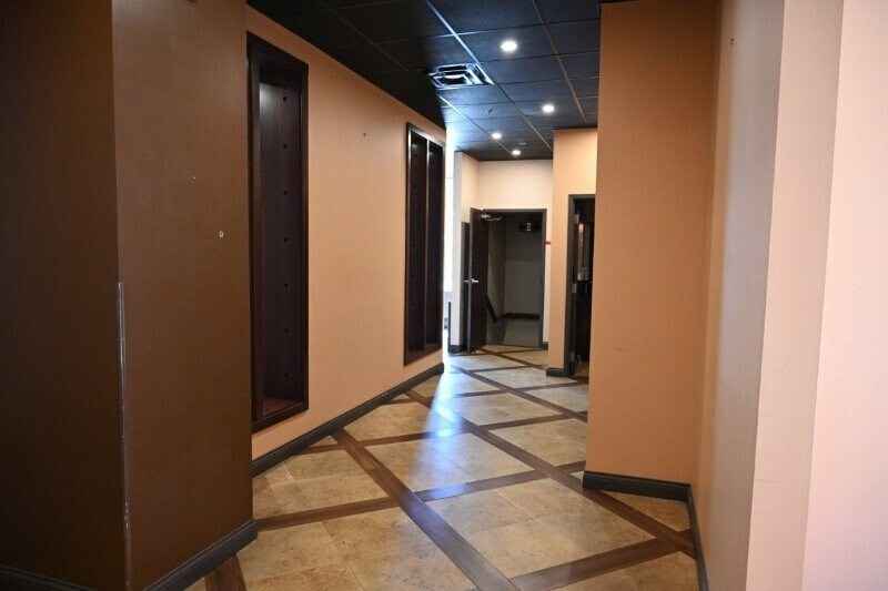 More Photos Of 517 S 4th St, Springfield General Retail For Sale