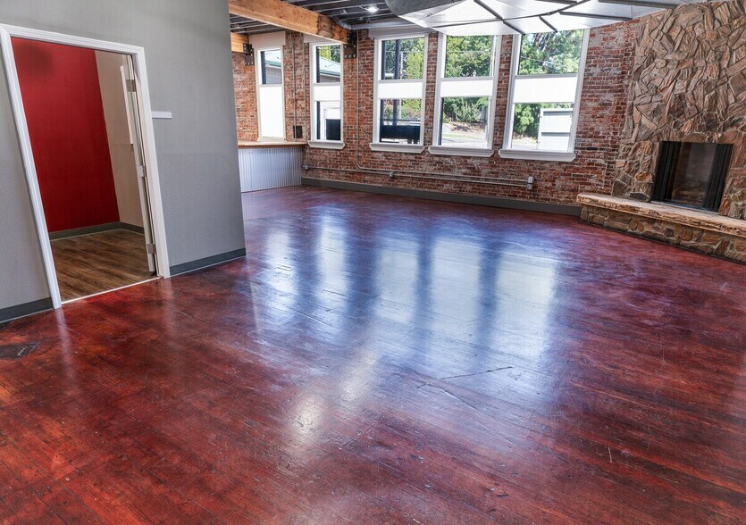More Photos Of 600 NE Colorado St, Pullman Storefront For Lease
