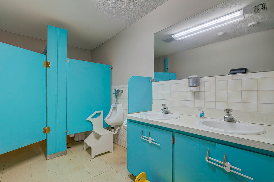 More Photos Of 6001 Deltona Blvd, Spring Hill Schools For Sale