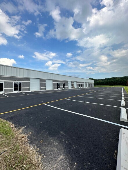 More Photos Of 8129 Pine Ridge Rd, Mechanicsville Light Distribution For Lease