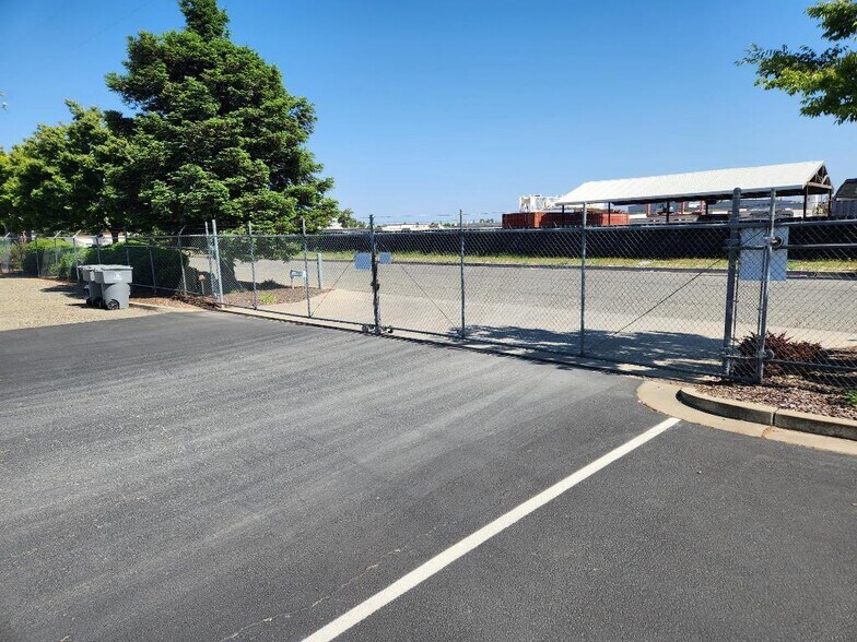 More Photos Of 1287 Furneaux Rd, Olivehurst Office For Lease