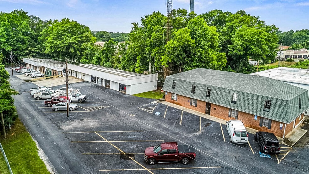 More Photos Of 314 Glynn St N, Fayetteville Service For Lease