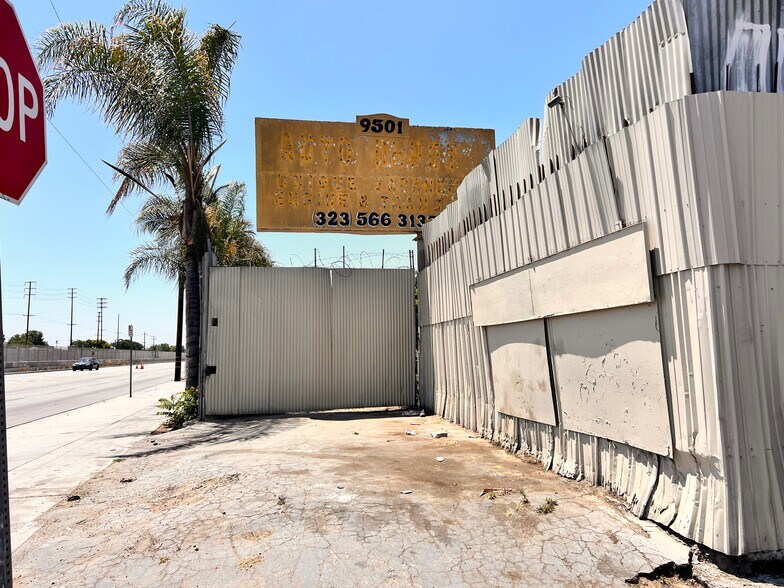 More Photos Of 9523 Alameda St, Los Angeles Land For Lease