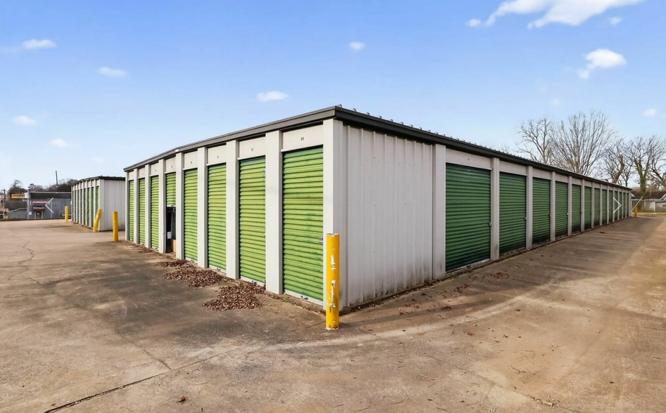 More Photos Of 939 N Logan St, Gaffney Self Storage For Sale