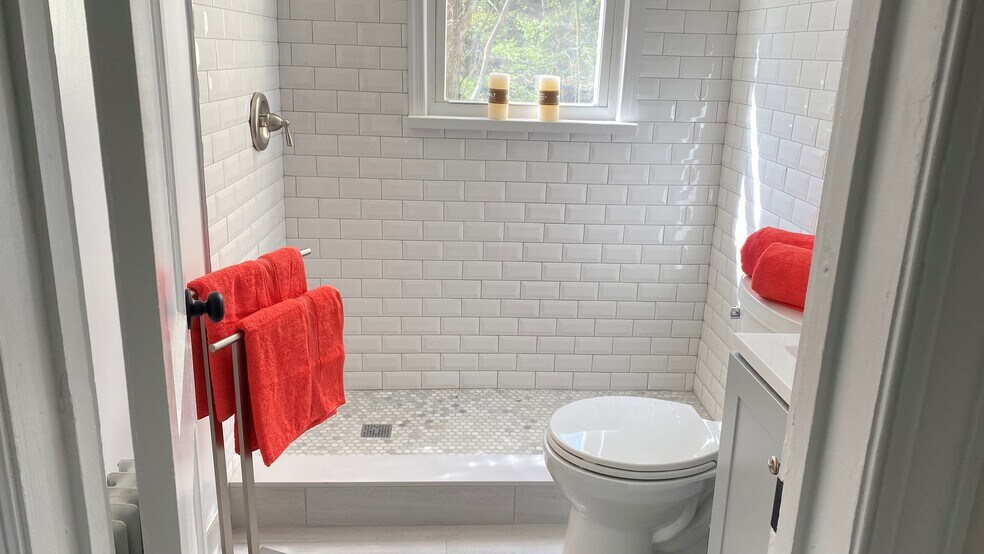 More Photos Of 4701-4703 Ravenswood Rd, Riverdale Apartments For Sale