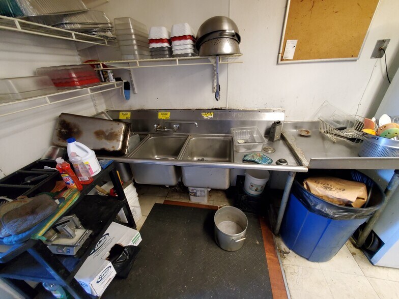 More Photos Of 471 Lincoln Ave, Bellevue Storefront Retail Residential For Sale