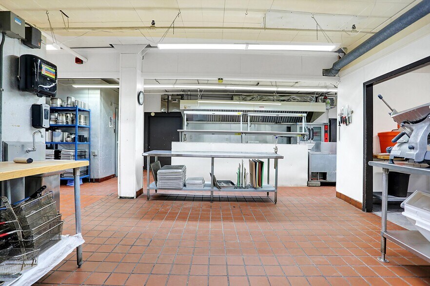 More Photos Of 35 S Main St, Batesville Warehouse For Sale