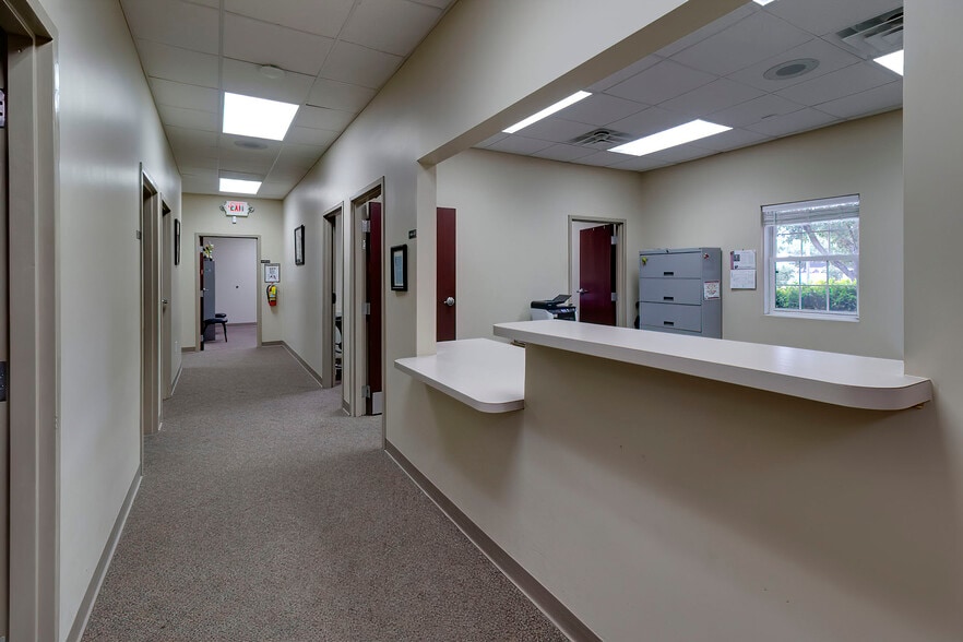 More Photos Of 811 Sunset Blvd, West Columbia Medical For Sale