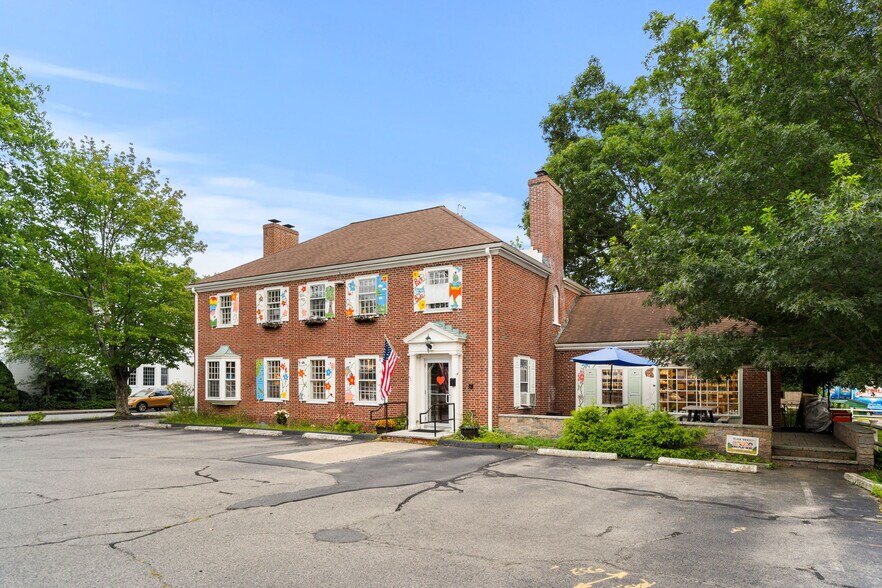 More Photos Of 504 Main St, Medfield Office For Sale
