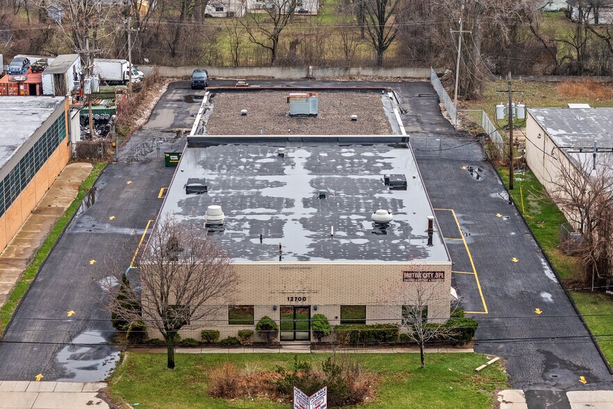 More Photos Of 12700 Inkster Rd, Redford Township Manufacturing For Sale