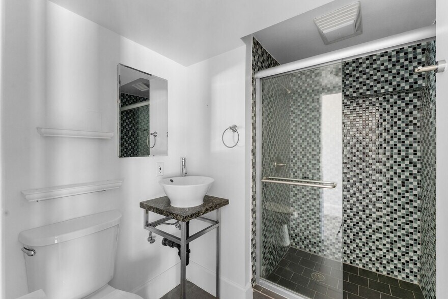 More Photos Of 1751 University Ave, San Diego Apartments For Sale