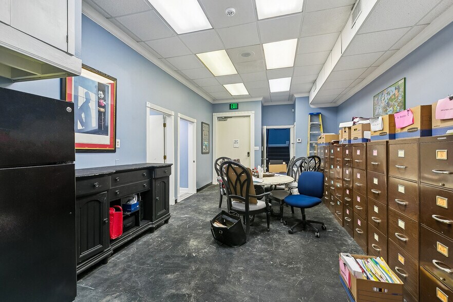 More Photos Of 2309 N Hullen St, Metairie Serviced Offices For Sale