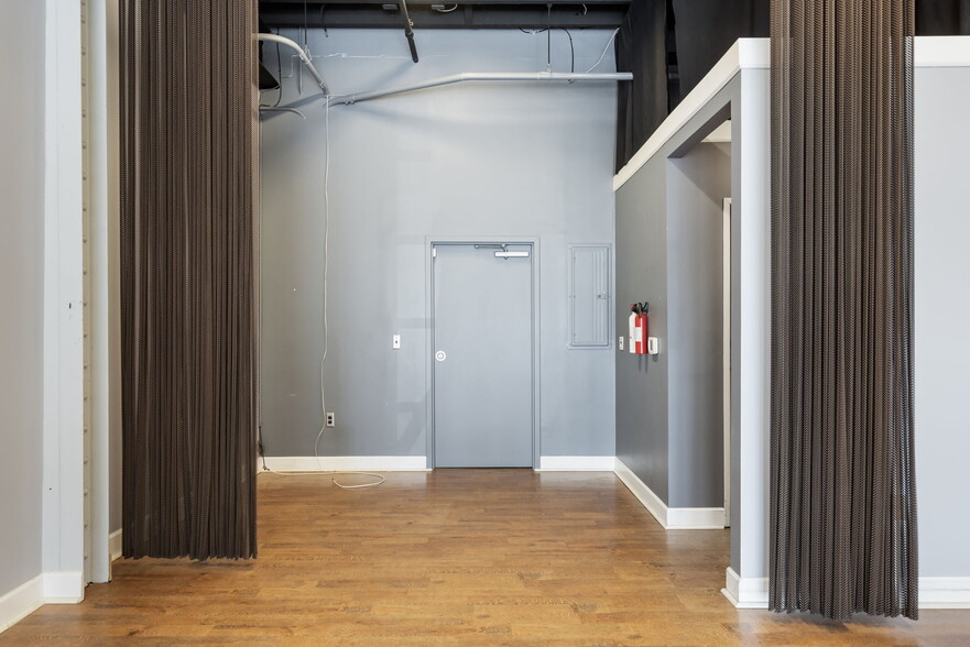 More Photos Of 600 NW Naito Pkwy, Portland General Retail For Sale