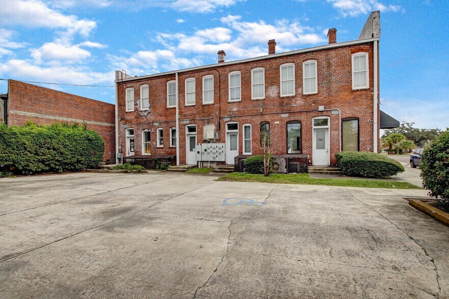More Photos Of 1700-1712 N Main St, Jacksonville Storefront Retail Residential For Lease