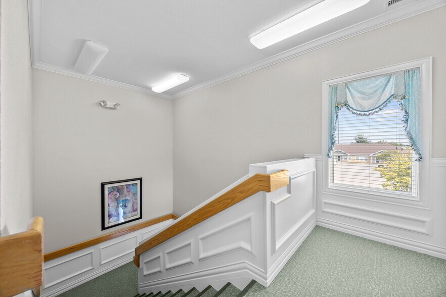 More Photos Of 8468 Caratoke Hwy, Powells Point Bank For Lease