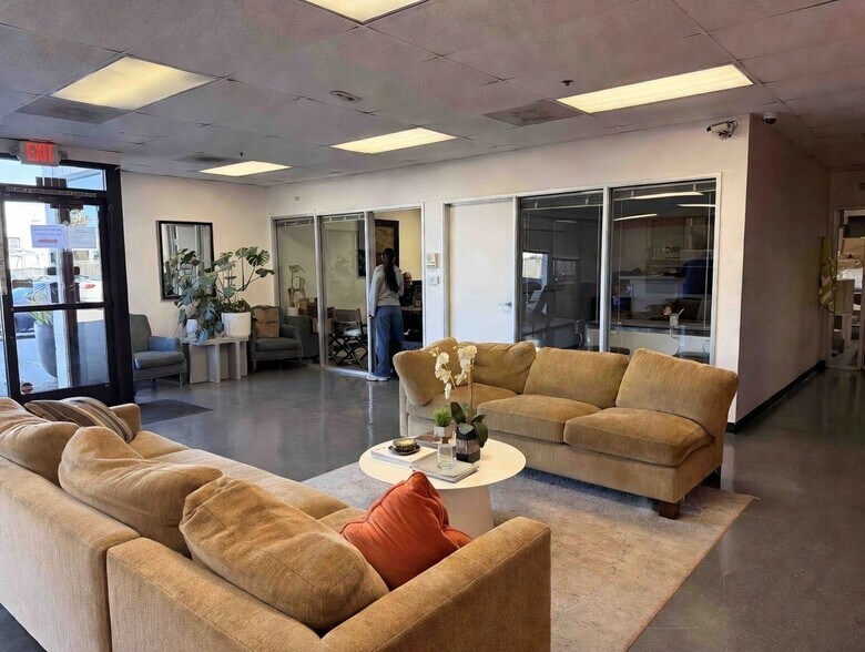 More Photos Of 405 S Airport Blvd, South San Francisco Warehouse For Lease