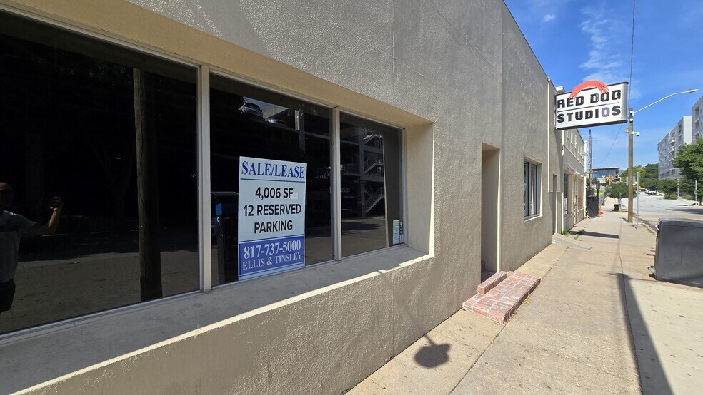 More Photos Of 2927 Morton St, Fort Worth Office For Lease