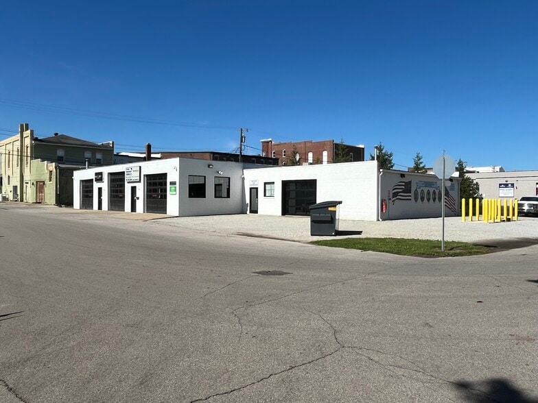 Primary Photo Of 11 N Center St, Cambridge City Freestanding For Sale
