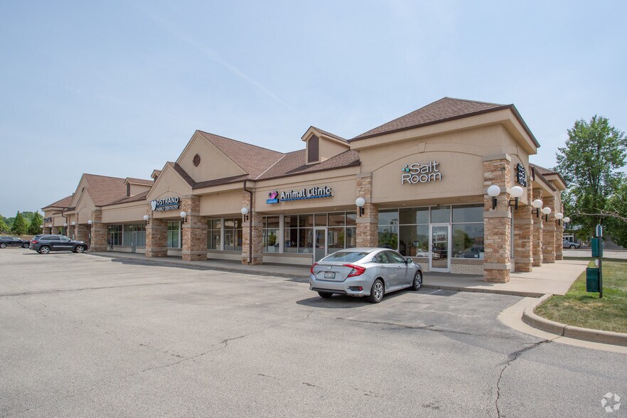 Primary Photo Of 615-617 Ryan St, Pewaukee General Retail For Sale
