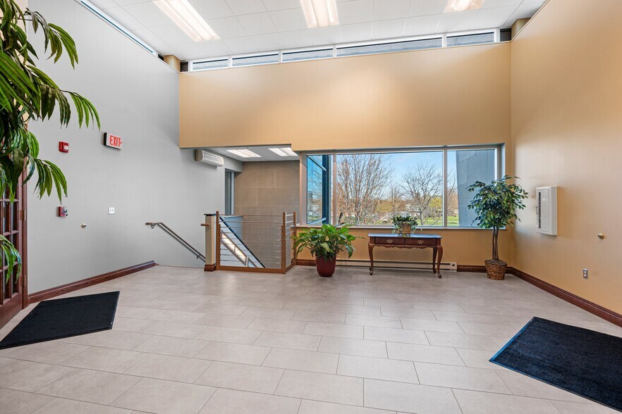 More Photos Of 4400 Calumet Ave, Manitowoc Office For Sale