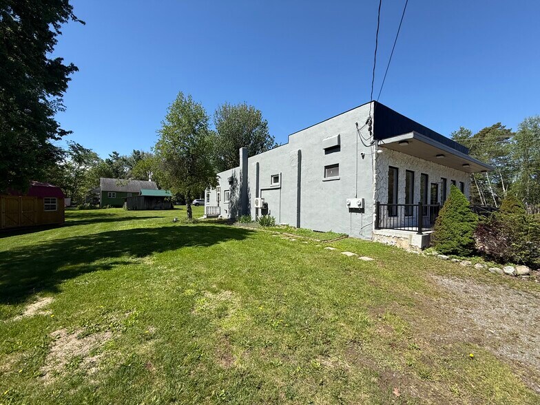 More Photos Of 84 Cimarron Rd, Monticello Freestanding For Sale
