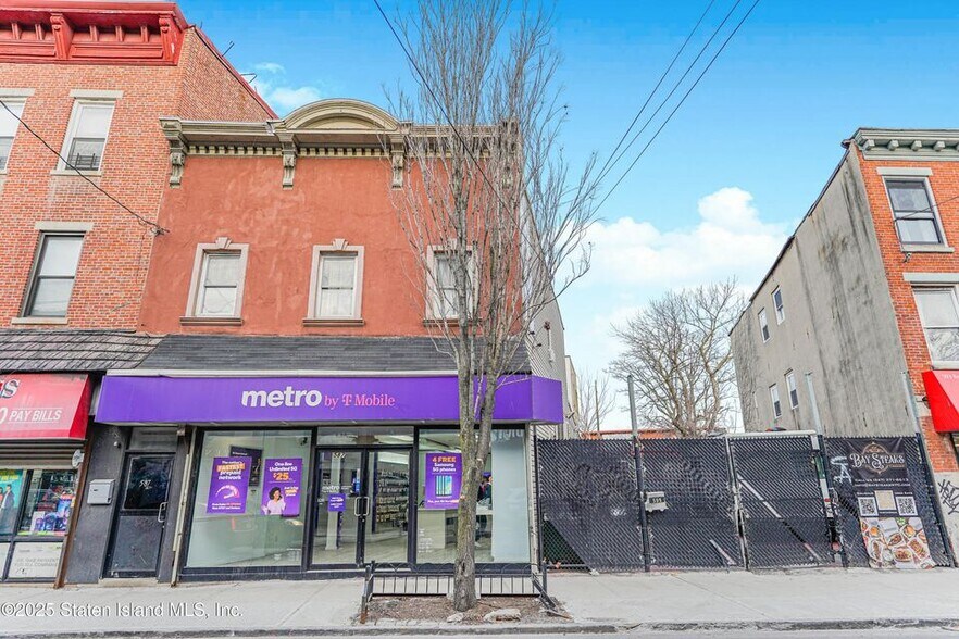 More Photos Of 587 Bay St, Staten Island Storefront Retail Residential For Sale