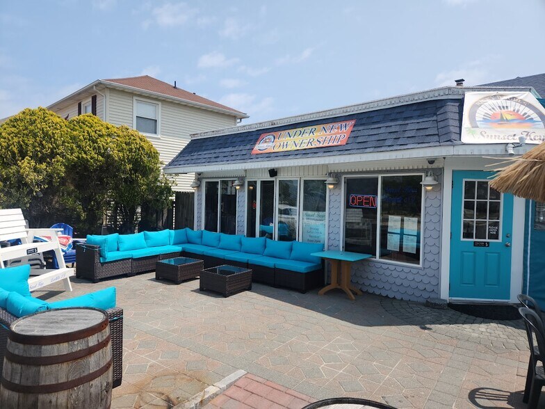 More Photos Of 607 Bay Blvd, Lavallette Restaurant For Sale