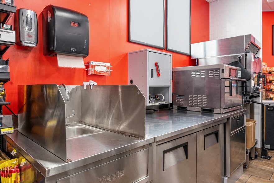 More Photos Of 2902 SW Port St Lucie Blvd, Port Saint Lucie Service Station For Sale