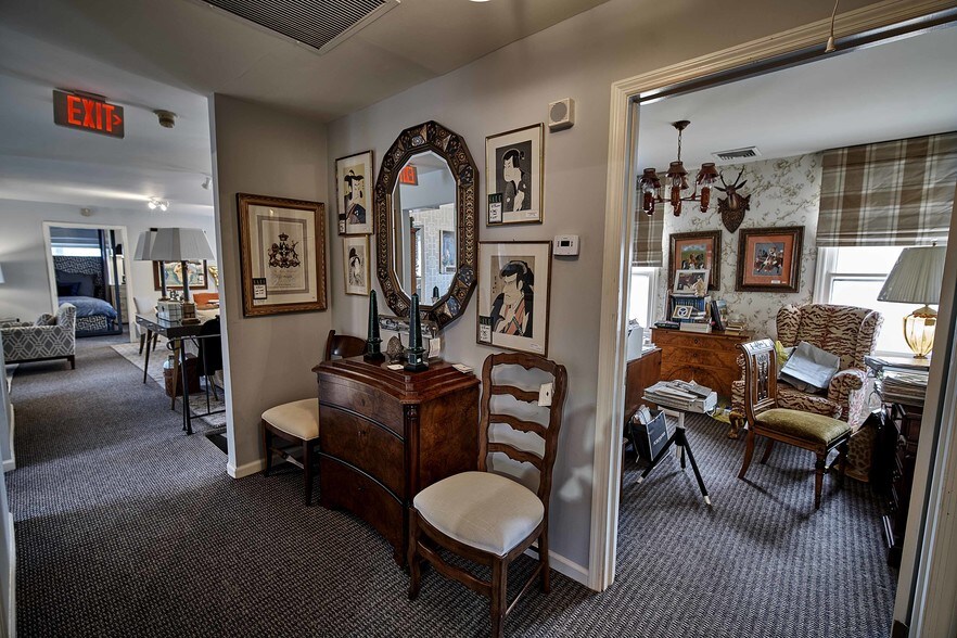 More Photos Of 584 State Rt 17, Ridgewood Office Residential For Lease