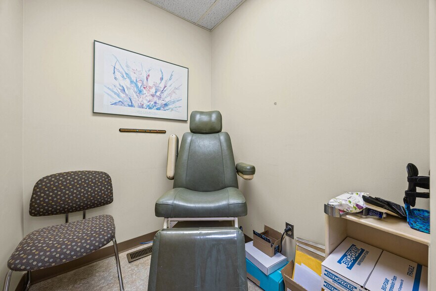 More Photos Of 61E Monroe Ave, Pittsford Medical For Sale