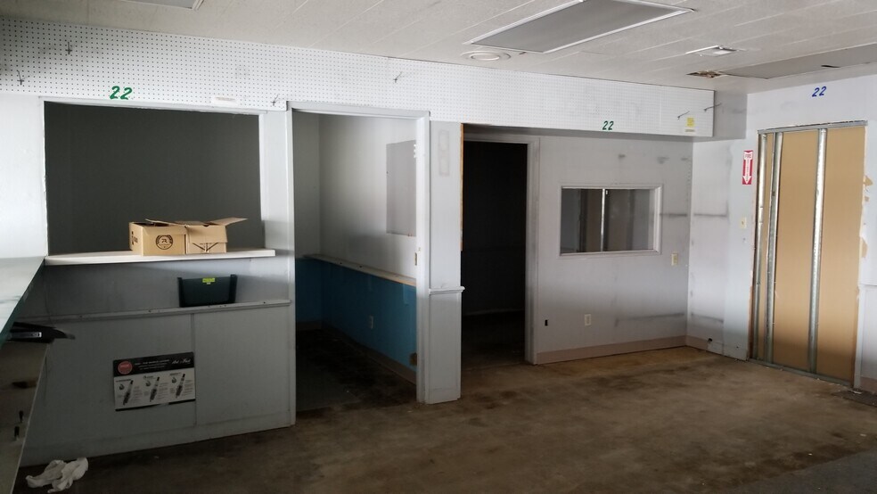 More Photos Of 1212 S Highway 81, Duncan Auto Dealership For Lease