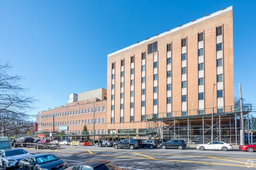 More Photos Of 9060 7th Ave, Brooklyn Hospital For Lease