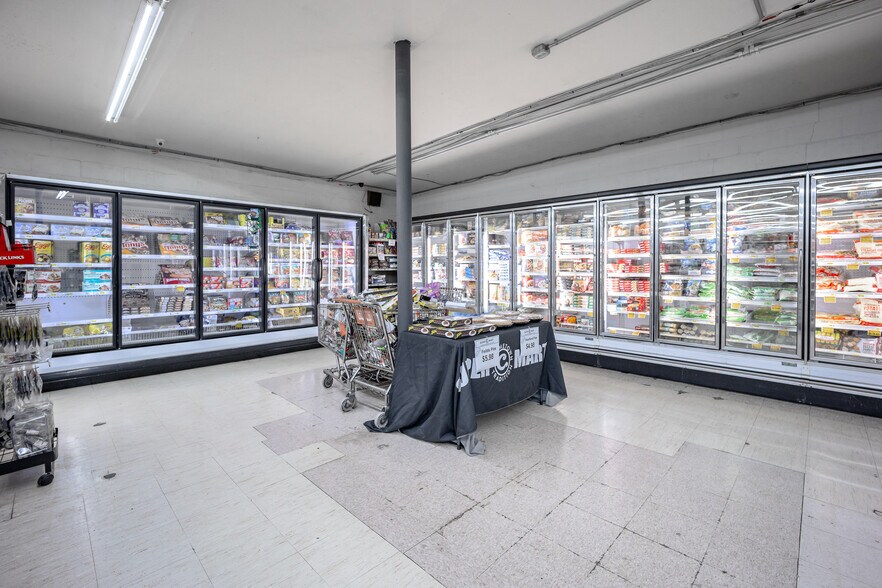 More Photos Of 1012 6th St, Maysville Supermarket For Sale