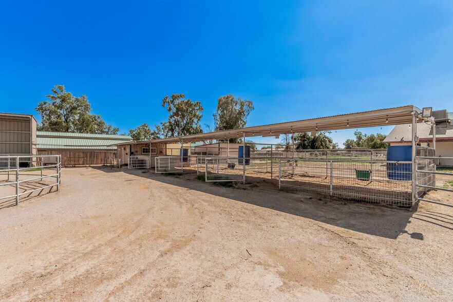 More Photos Of 7425 N Alsup Rd, Litchfield Park Horse Stables For Sale