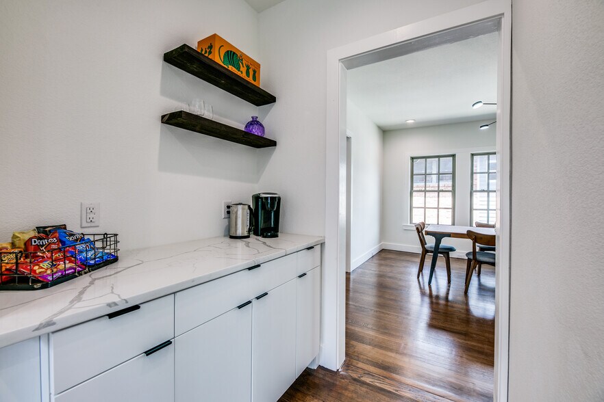 More Photos Of 4106 Swiss Ave, Dallas Office Residential For Lease