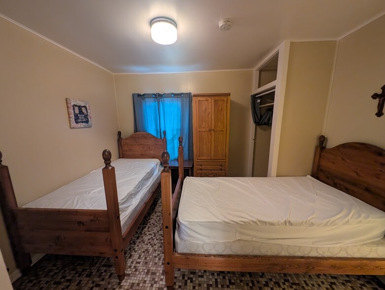More Photos Of 101 Marapai Rd, Prescott Specialty For Sale