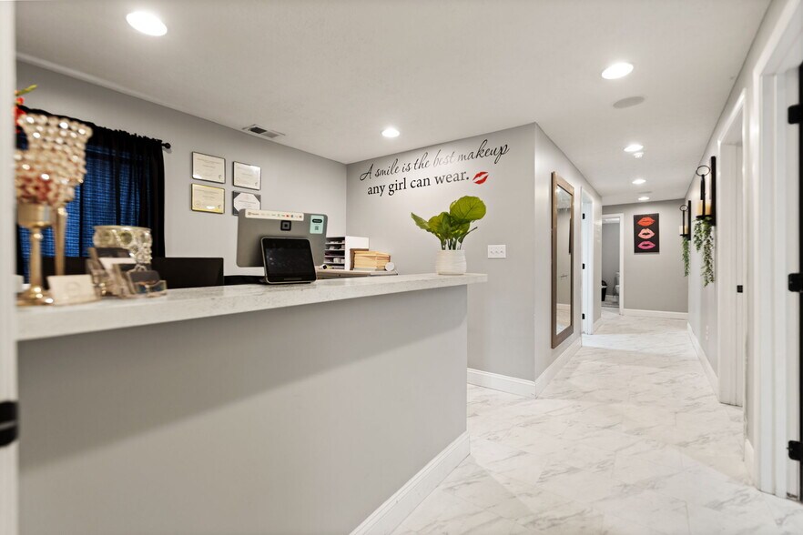 More Photos Of 4418 Main St, Clay City Flex For Sale