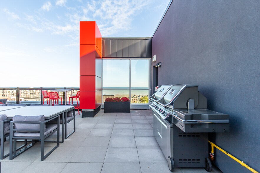 More Photos Of 13 Windward Dr, Grimsby Medical For Lease