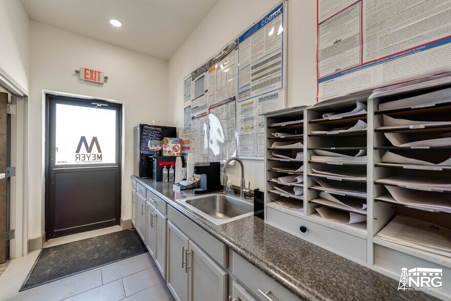 More Photos Of 4311 E County Road 45, Midland Manufacturing For Lease