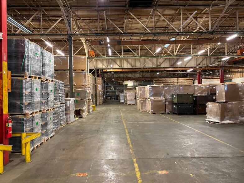 More Photos Of 4799 S Eason Blvd, Tupelo Distribution For Lease