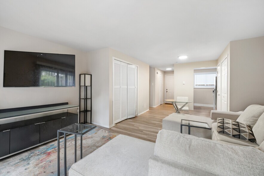 More Photos Of 20611 108th Ave SE, Kent Apartments For Sale