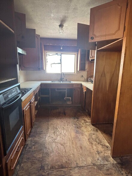 More Photos Of 369 Edith Dr, Alice Office For Sale